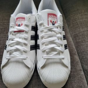 Adidas shell toe sneakers size 9.5 black&white OFF THE SHELF NO ORIGINAL BOX.